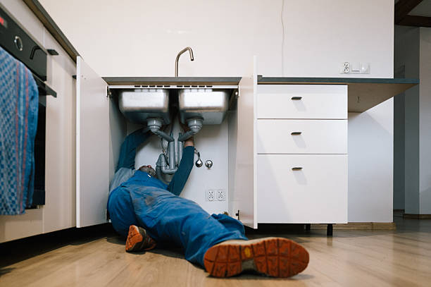 Professional Emergency Plumber technician working in Warner, NH